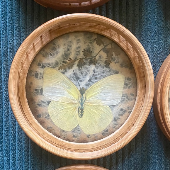 Vintage Rattan Butterfly Coaster Set with Holder - 7 Pieces - Handmade - Picture 6 of 11